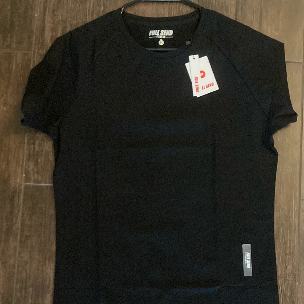 NWT Full Send Fitness Men's Black T-Shirt. Breathable material. Men’s medium.